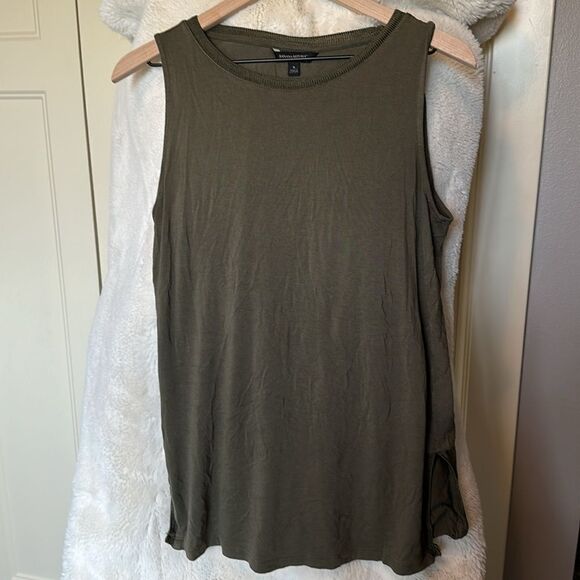 Banana Republic Small Long Tank - Picture 3 of 5